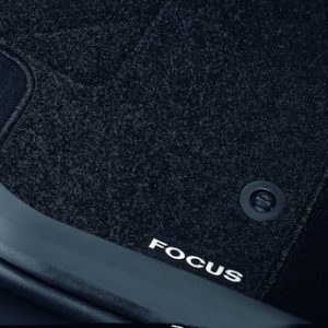 Tepih, standardni spredaj in zadaj, črne barve